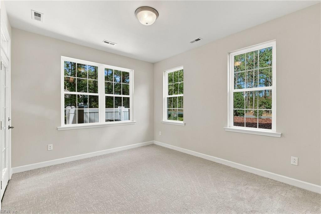 201 Patriots Village Ct Property Photo 9