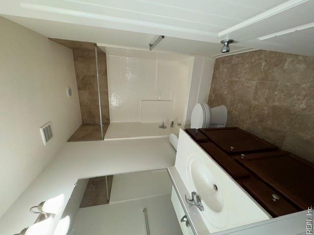 403b 16th St Property Photo 12