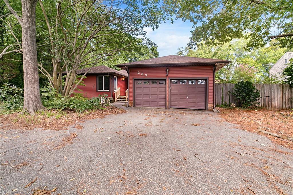 223 Yorktown Rd Property Photo 1