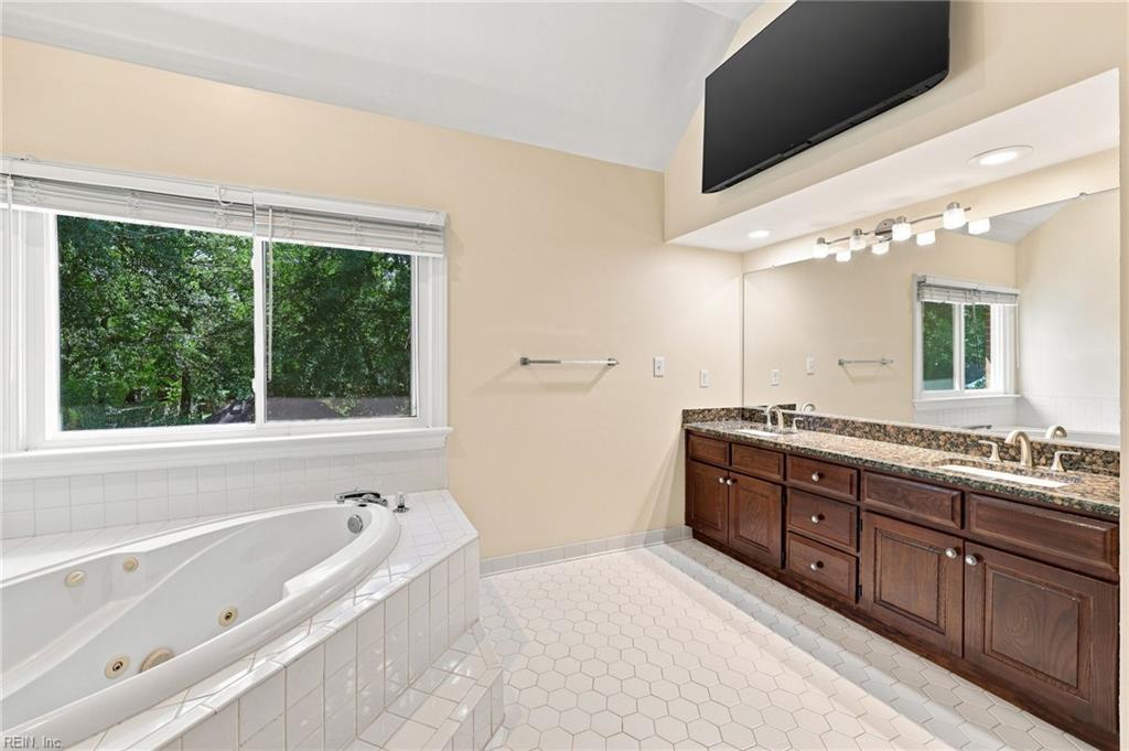 1529 Lauren Ashleigh Dr Property Photo 28