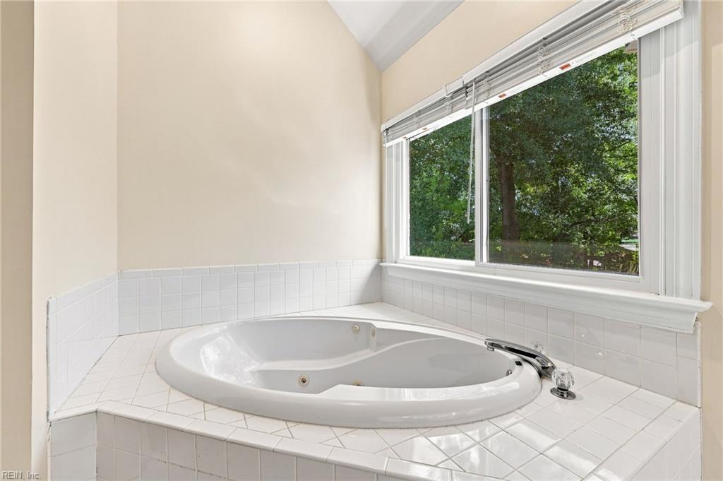 1529 Lauren Ashleigh Dr Property Photo 32