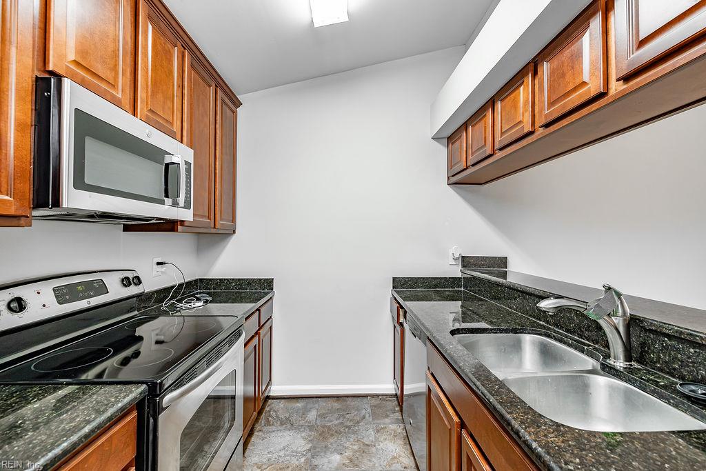 4607 Glencoe Ln Property Photo 12