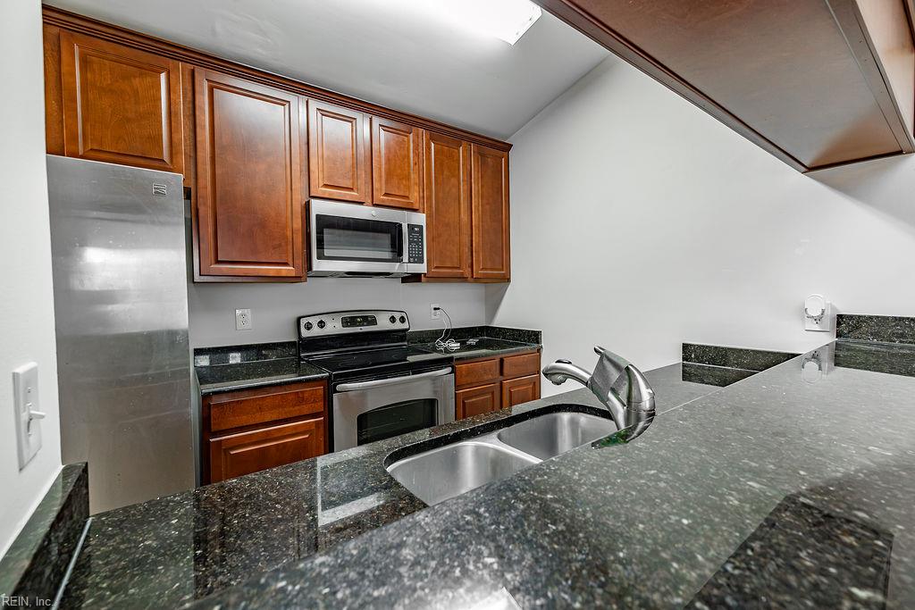 4607 Glencoe Ln Property Photo 13