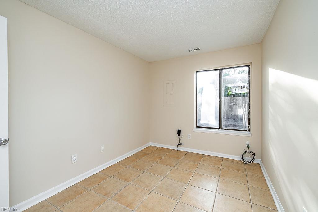 4607 Glencoe Ln Property Photo 26