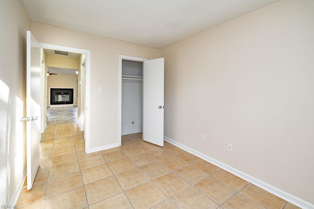 4607 Glencoe Ln Property Photo 27