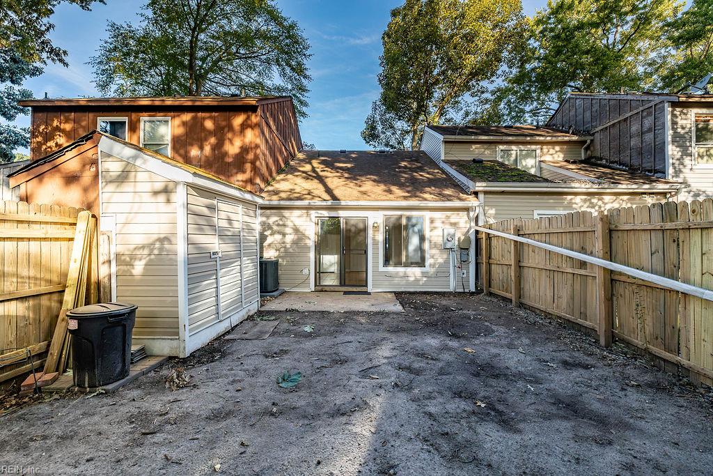 4607 Glencoe Ln Property Photo 29