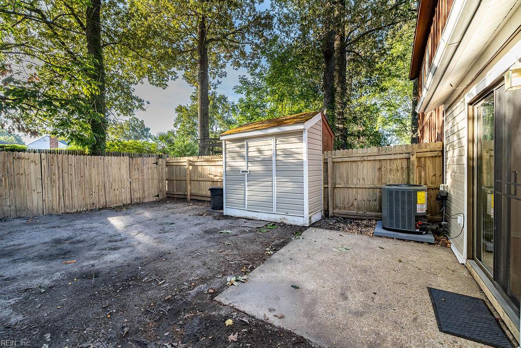 4607 Glencoe Ln Property Photo 30