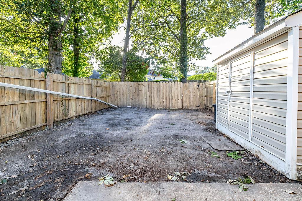 4607 Glencoe Ln Property Photo 34