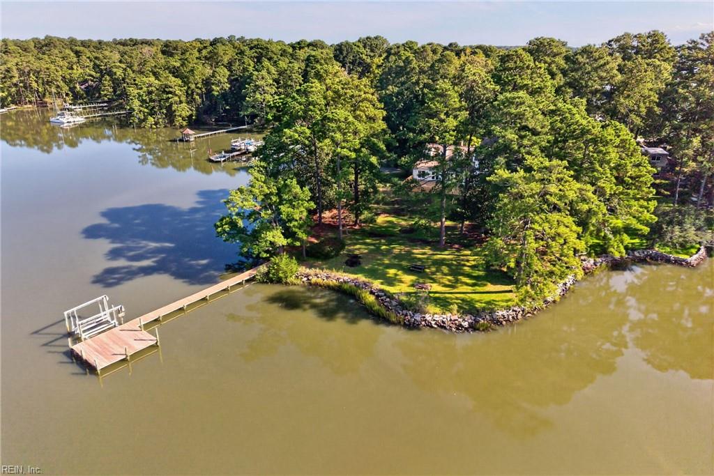 502 Piney Point Rd Property Photo 1