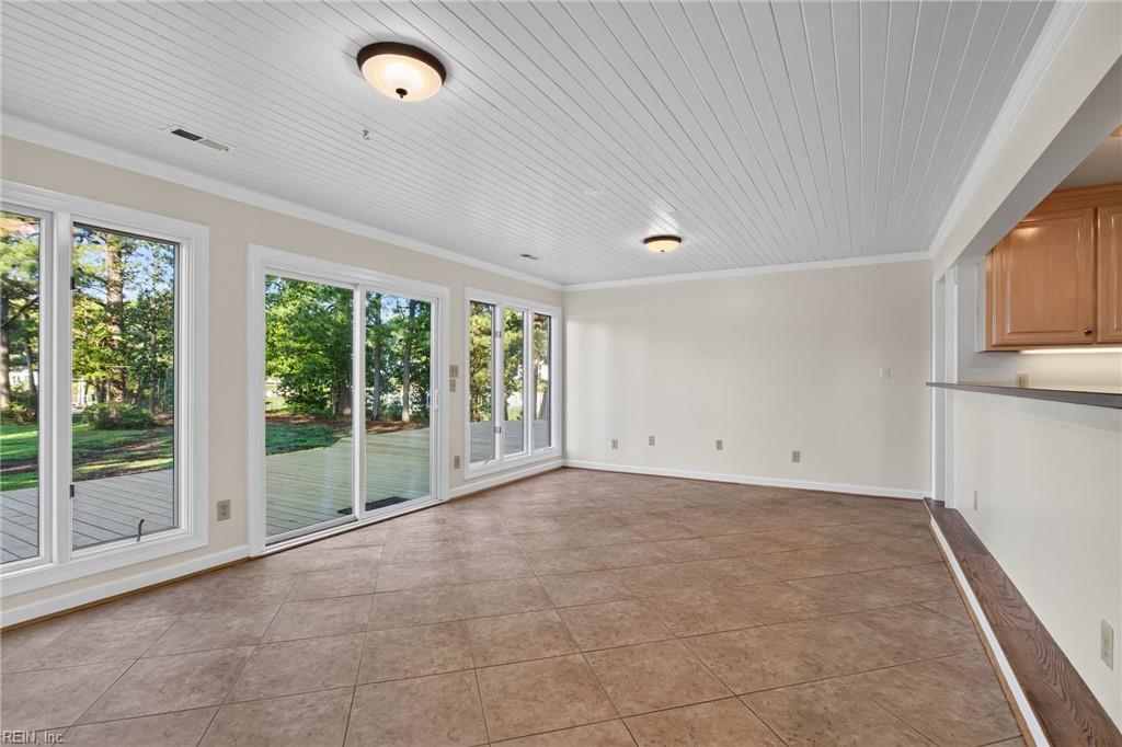 502 Piney Point Rd Property Photo 11