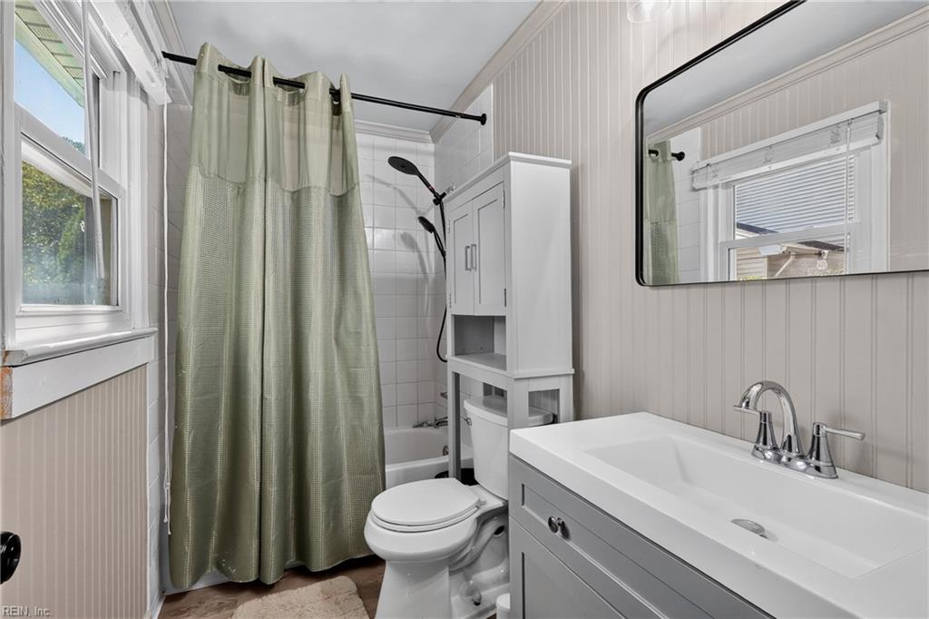 1816 Mullholand Dr Property Photo 20