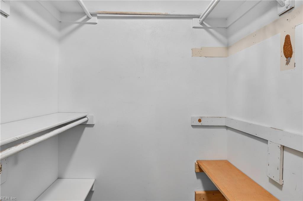1816 Mullholand Dr Property Photo 21