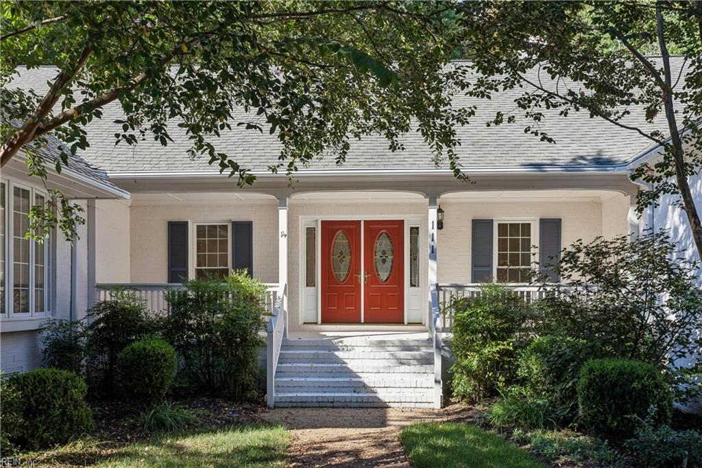 111 Montrose Property Photo 3