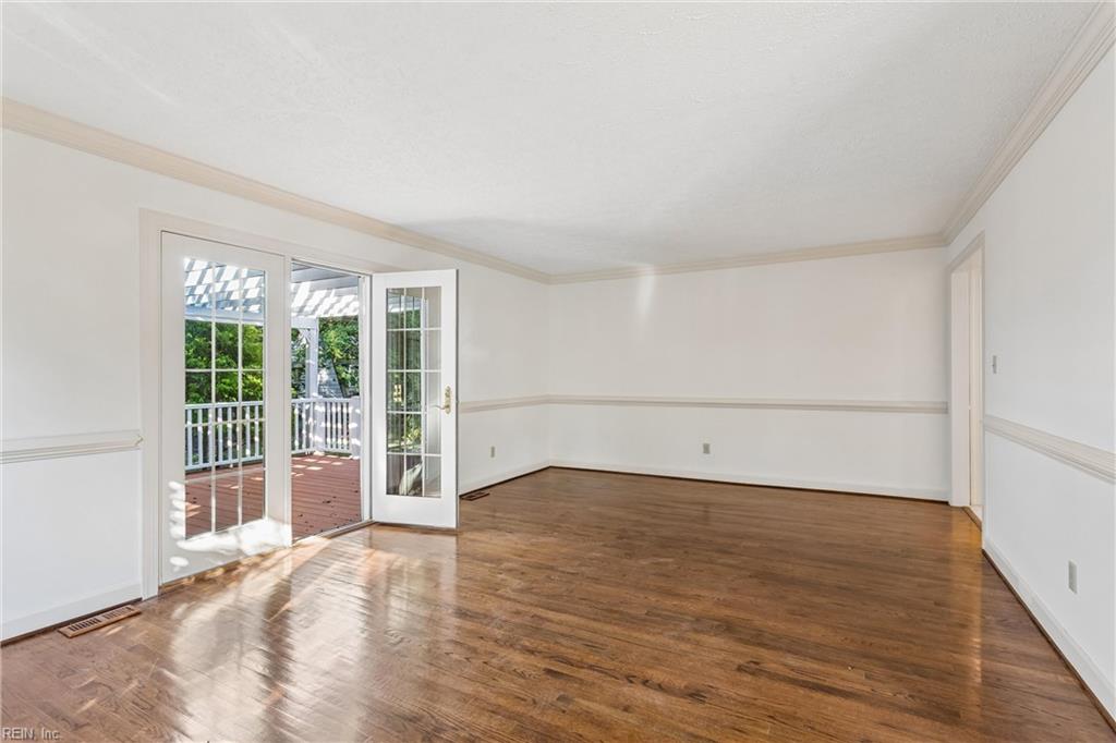 111 Montrose Property Photo 16