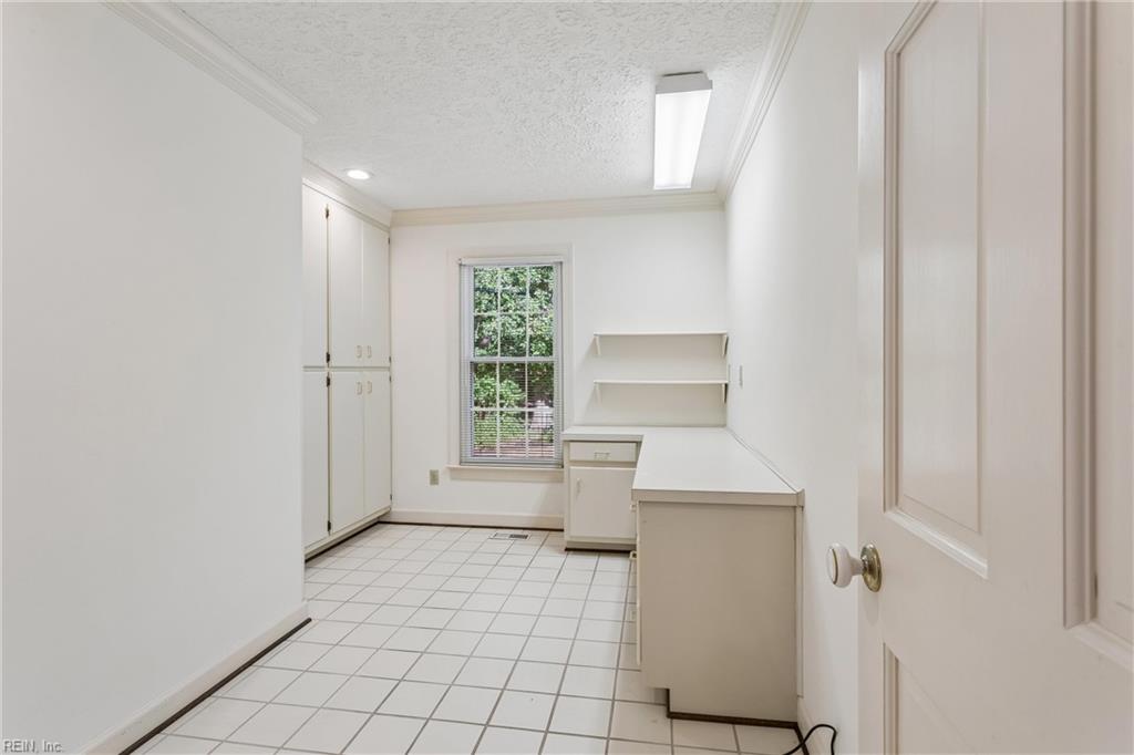 111 Montrose Property Photo 26
