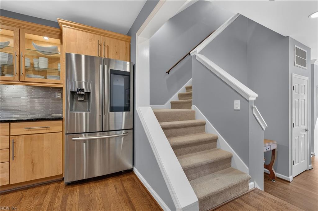 915 Botetourt Gdns Property Photo 18