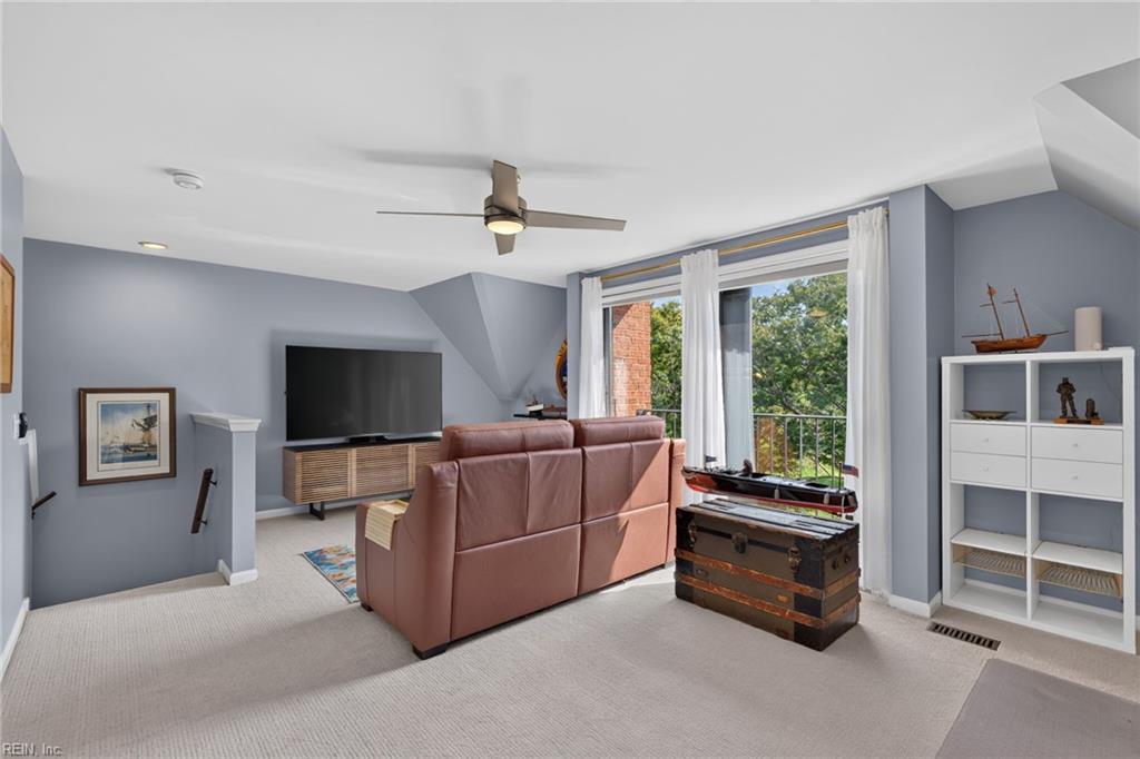 915 Botetourt Gdns Property Photo 38