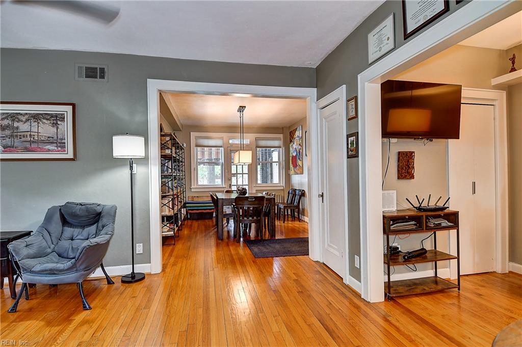742 Washington Park Property Photo 7