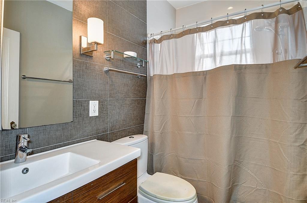 742 Washington Park Property Photo 25