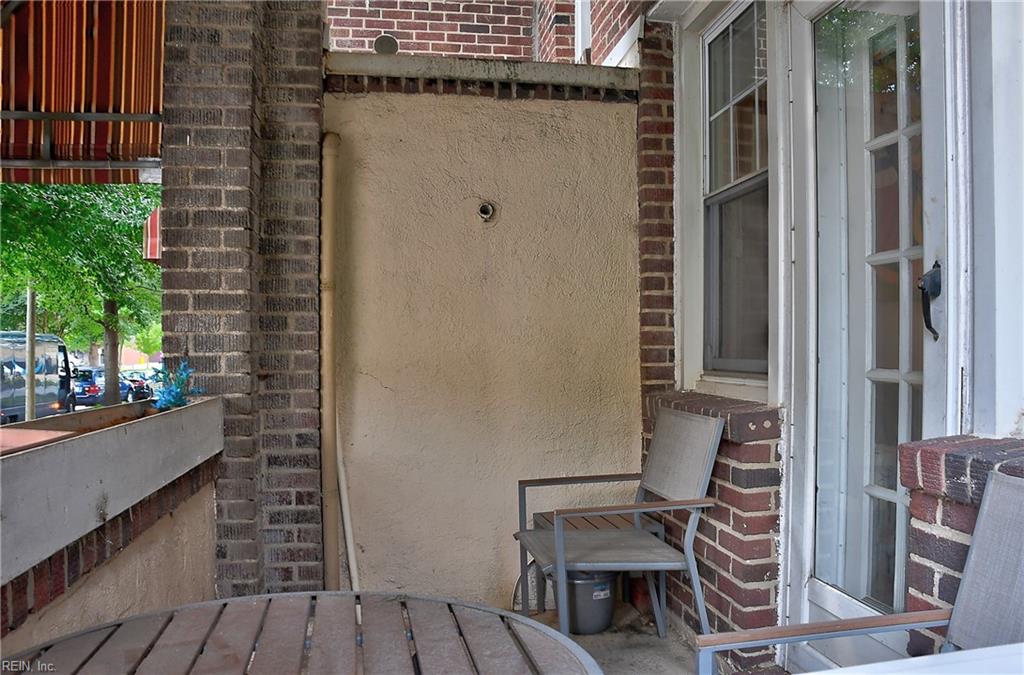 742 Washington Park Property Photo 31
