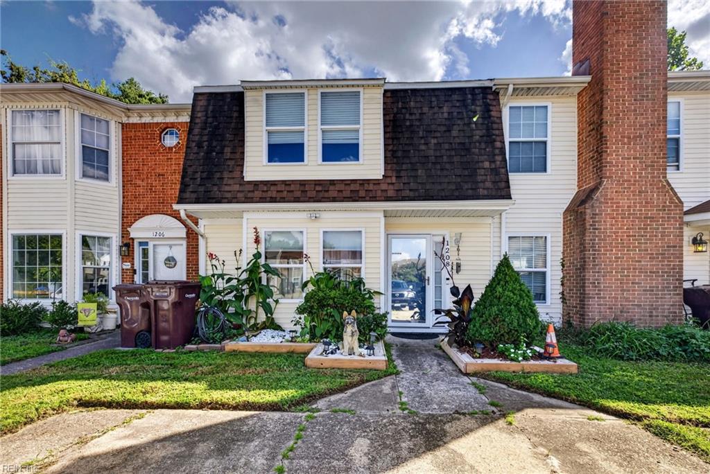1208 Basswood CT Property Photo 1