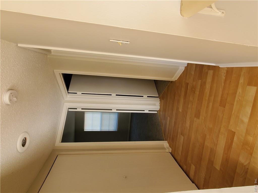 5668 Landfall Dr Property Photo 9