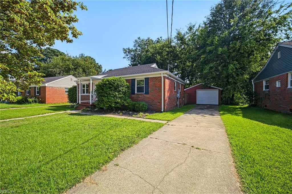 553 Summers DR Property Photo 1