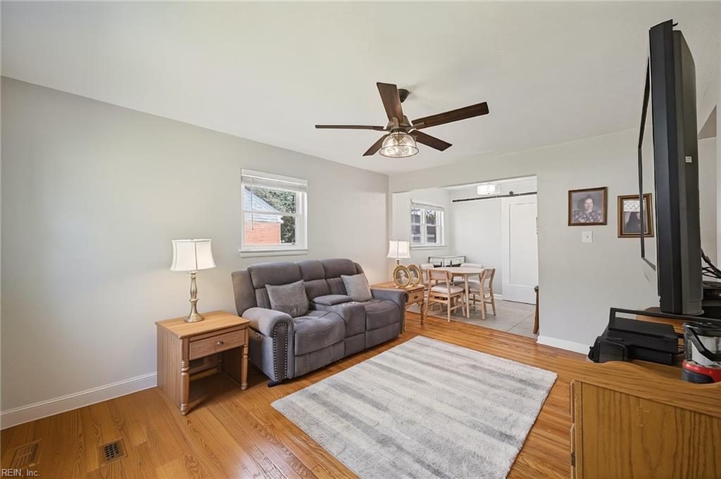 553 Summers Dr Property Photo 2