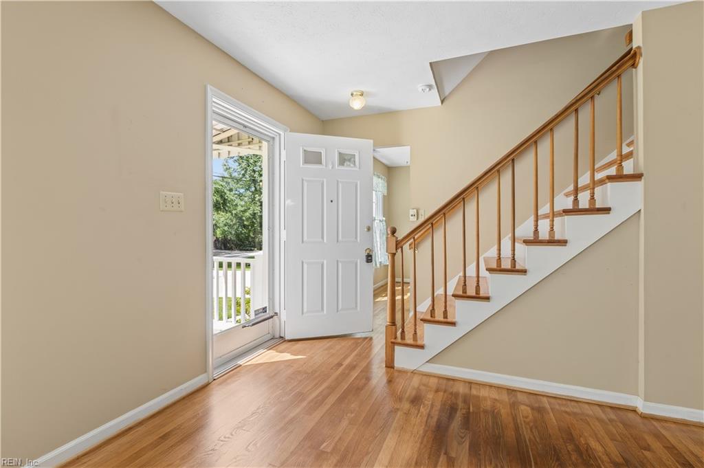107 Cheadle Loop Rd Property Photo 5