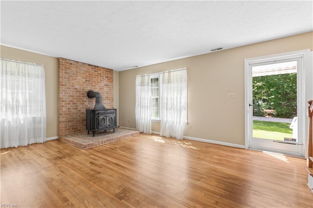 107 Cheadle Loop Rd Property Photo 7