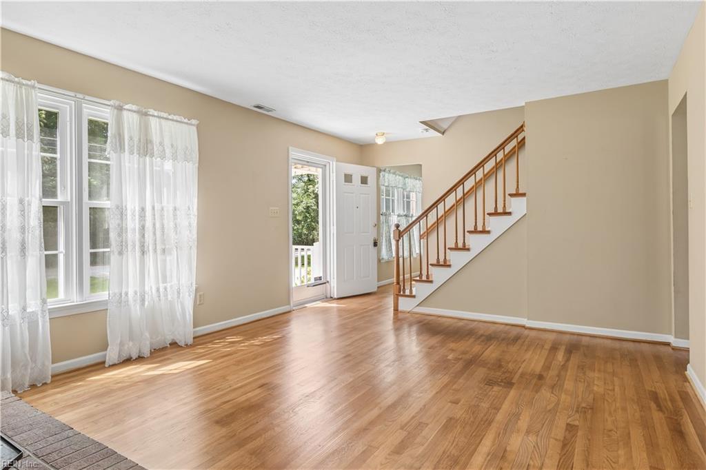 107 Cheadle Loop Rd Property Photo 8