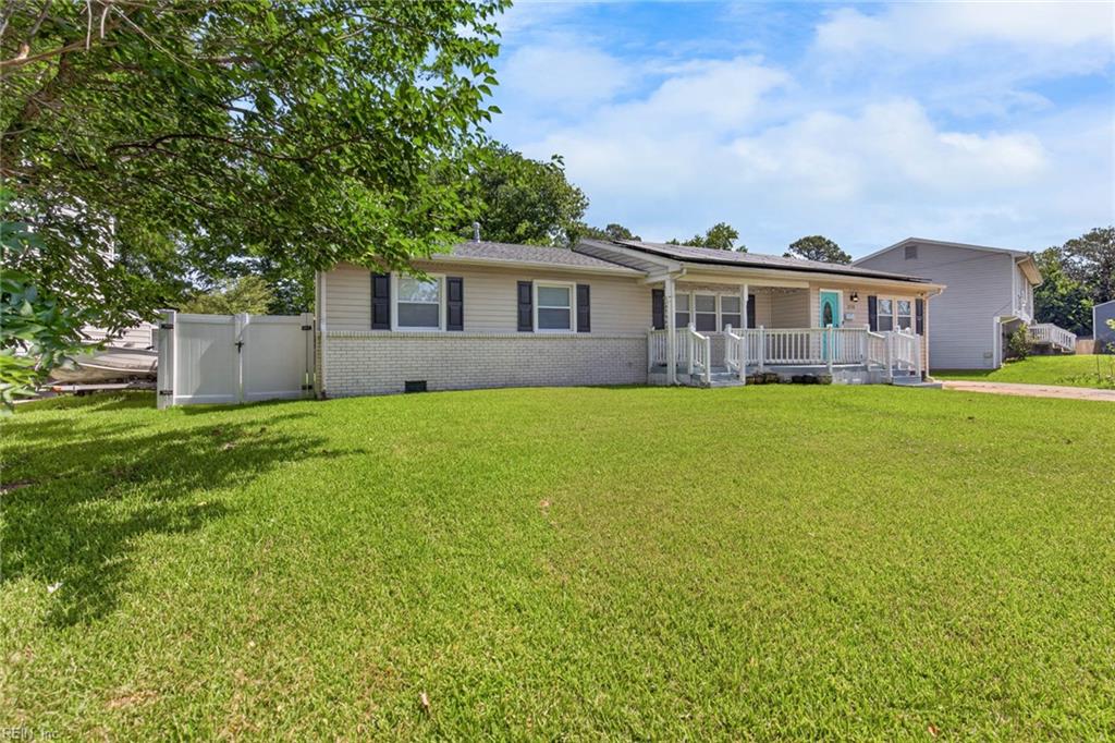 3104 Coach House Ln Property Photo 2