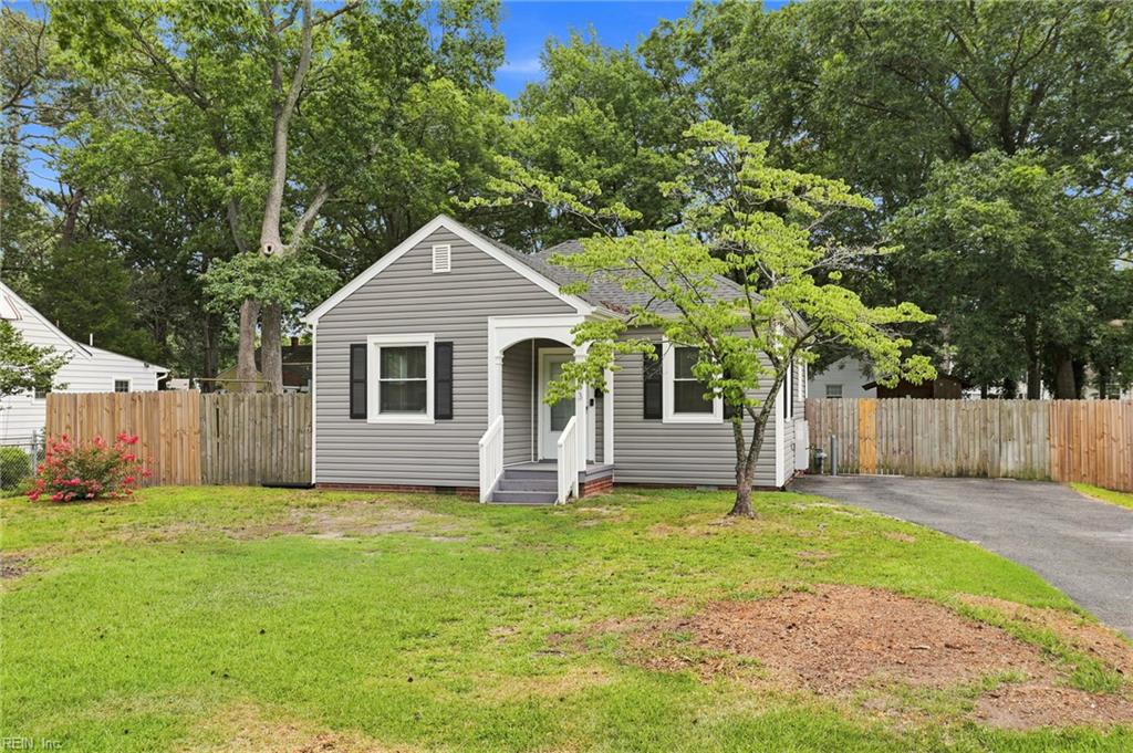 683 Ellen Rd Property Photo 3