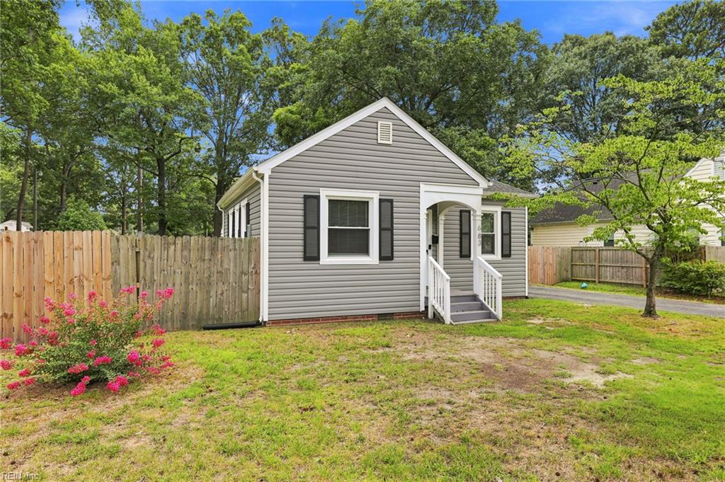 683 Ellen Rd Property Photo 5