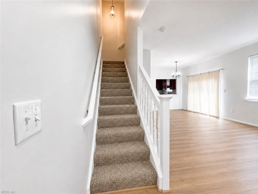 313 Holyoke Ln Property Photo 4