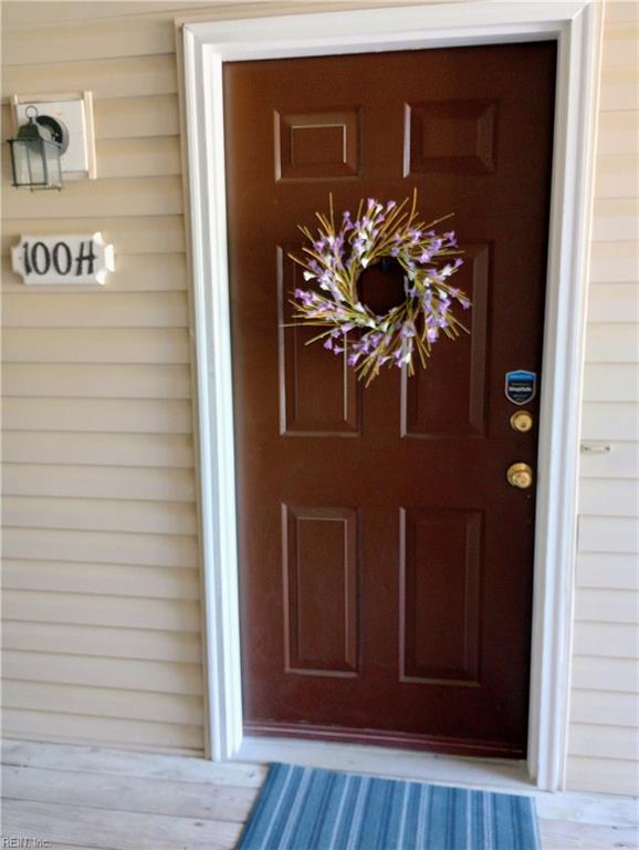 100 Windsor Ln Property Photo 2