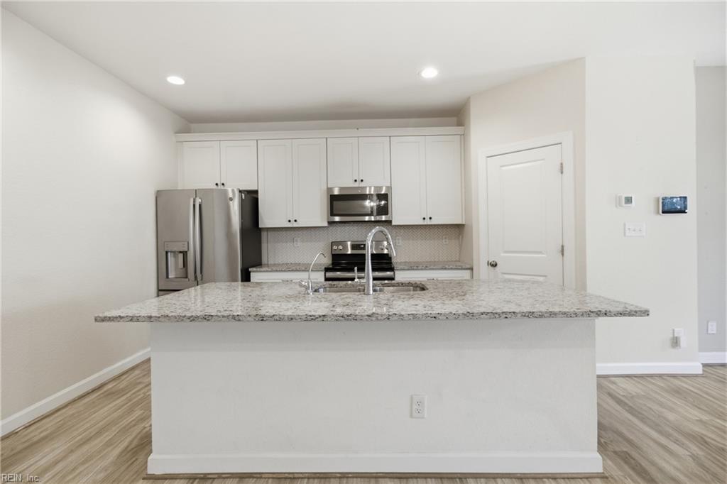 2429 Fieldsway Dr Property Photo 9
