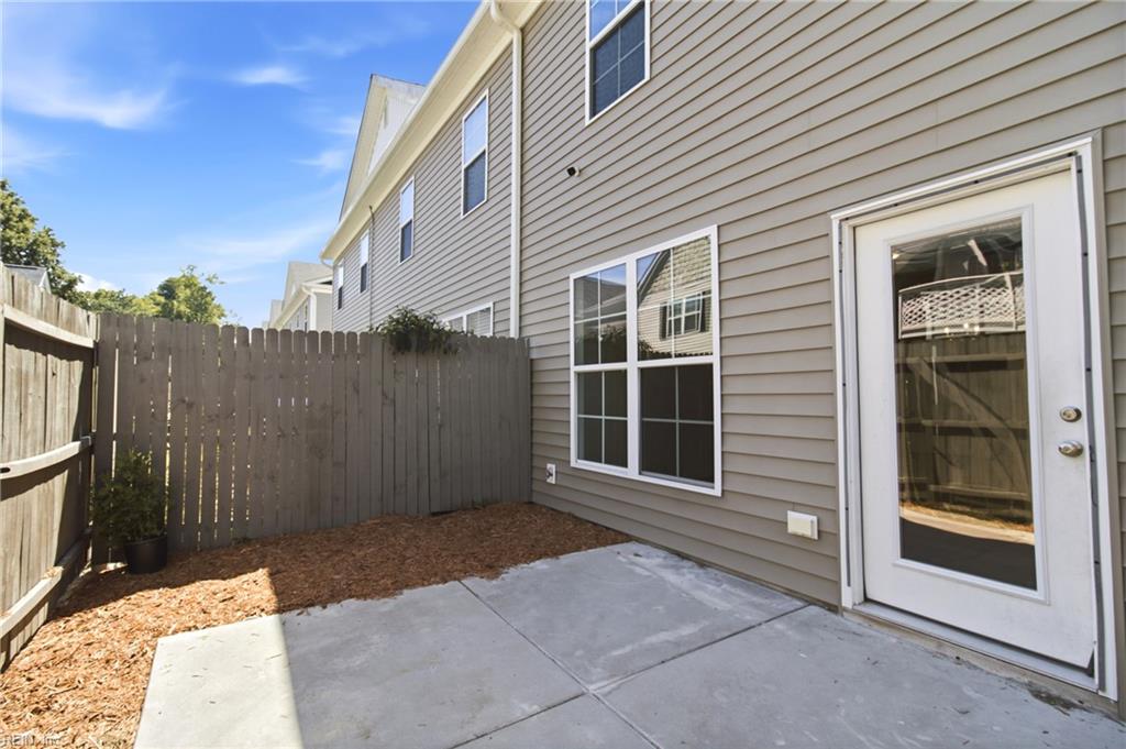 2429 Fieldsway Dr Property Photo 19
