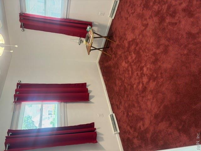 1517 Centre Ave Property Photo 5