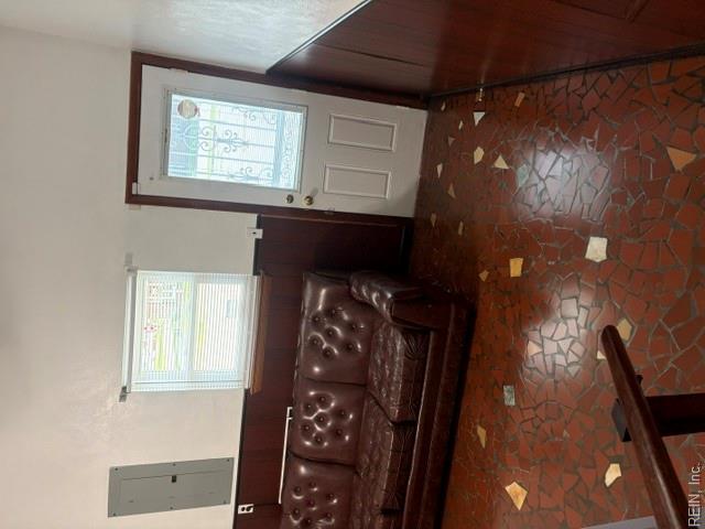 1517 Centre Ave Property Photo 9
