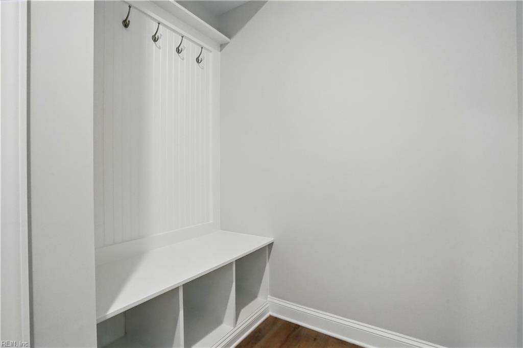 207 Saint Lukes Ln Property Photo 28