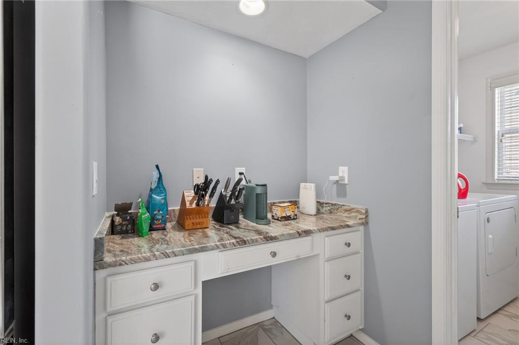 304 Wellington Cir Property Photo 19