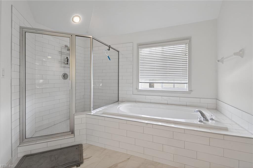 304 Wellington Cir Property Photo 40