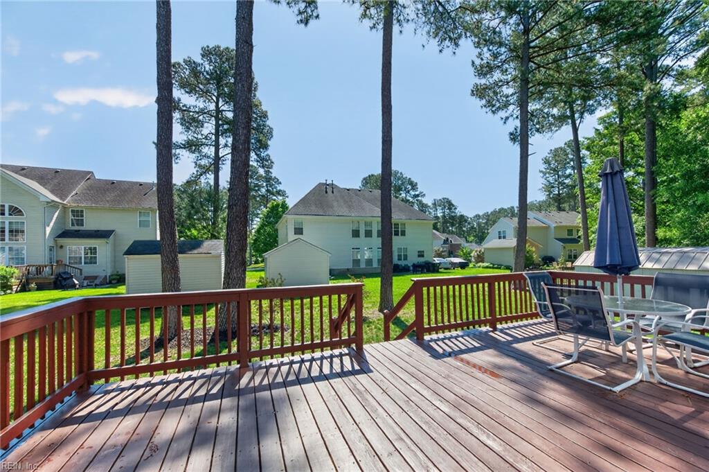 304 Wellington Cir Property Photo 42