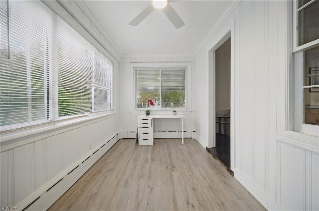 1074 Norview Ave Property Photo 3