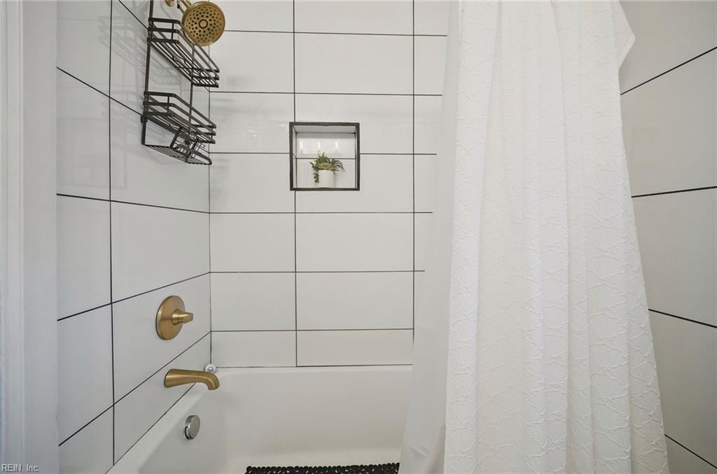 1074 Norview Ave Property Photo 18
