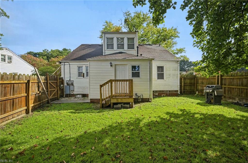 1074 Norview Ave Property Photo 24