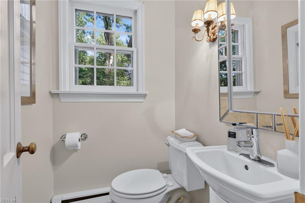1242 N Bay Shore Dr Property Photo 10