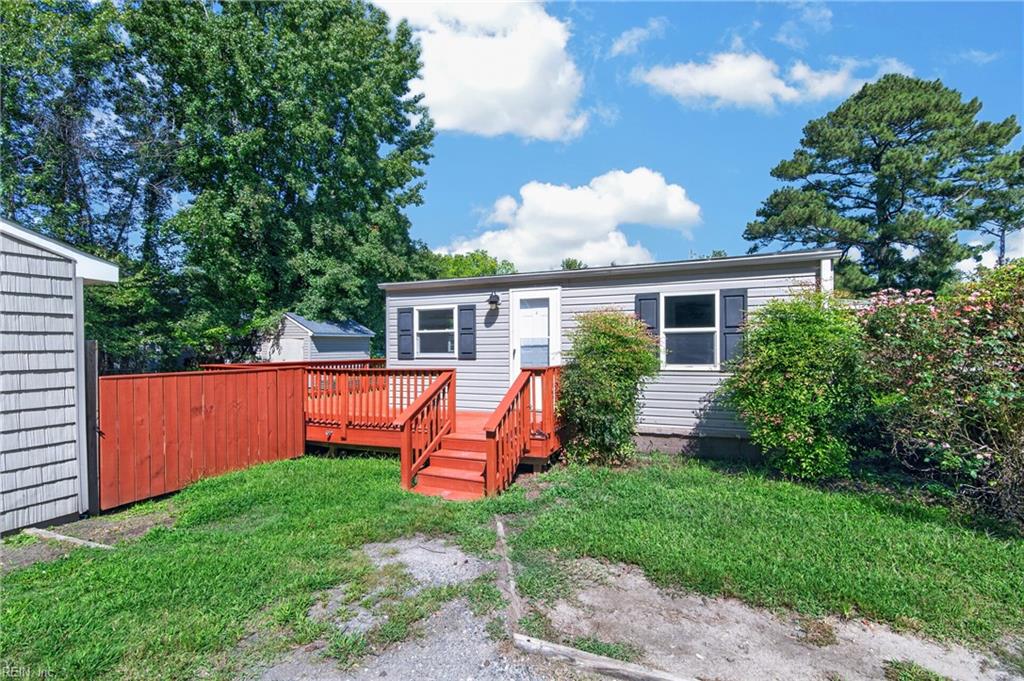 523 Reddick Rd Property Photo 4