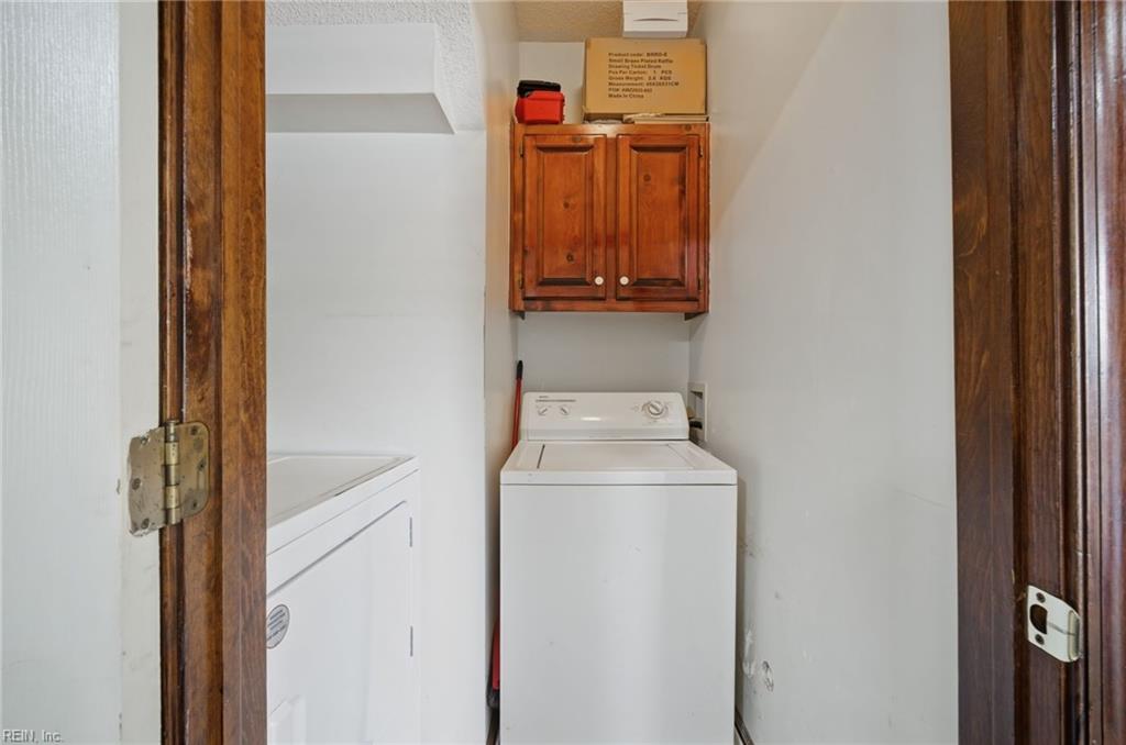 719 Creekside Cres Property Photo 17